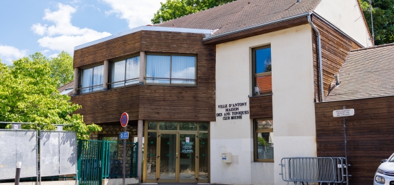 Fermeture estivale maison des ans toniques 